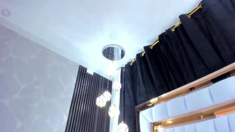 Snapshot of sarayroyse chatting on November 12, 7:35 pm Saray online show from November 12, 7:35 pm