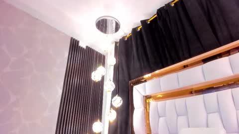 Snapshot of sarayroyse chatting on November 17, 7:30 pm Saray online show from November 17, 7:30 pm