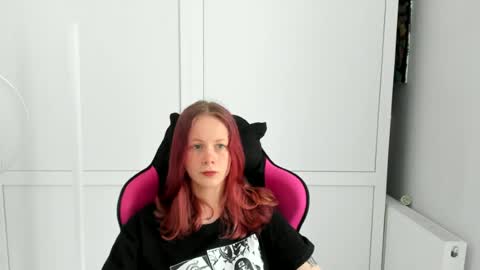 Snapshot of sareenadark_ chatting on July 7, 6:05 am Hinata online show from July 7, 6:05 am