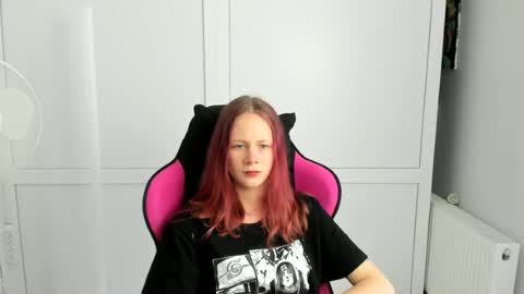 Snapshot of sareenadark_ chatting on July 7, 7:23 am Hinata online show from July 7, 7:23 am