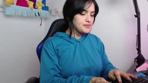 Sari  online show from October 8, 10:13 am