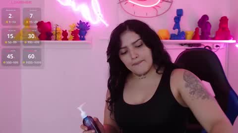 Sari  online show from February 1, 7:45 pm