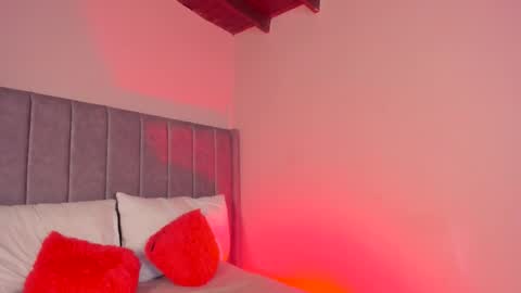 Sara Garcia online show from December 2, 5:02 am