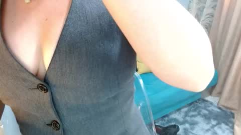 sarita_klein online show from October 26, 7:31 pm