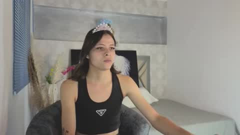 sarah online show from February 6, 9:40 pm