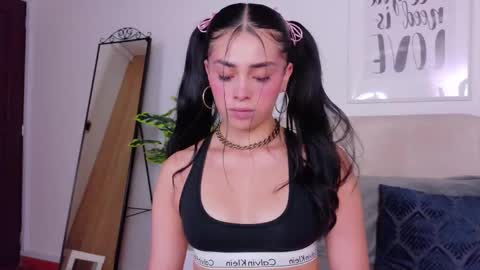 Snapshot of saritabratz chatting on November 29, 10:24 pm Sara online show from November 29, 10:24 pm