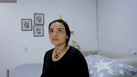 Snapshot of saritadolly_ chatting on November 17, 11:10 pm Sara Cute online show from November 17, 11:10 pm