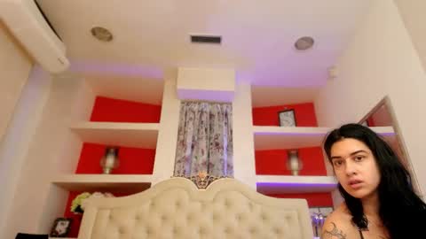 Sarra online show from November 5, 4:18 pm