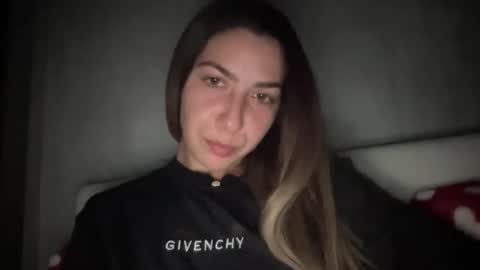 Sarrah online show from October 28, 8:44 pm