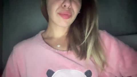 Sarrah online show from November 4, 9:25 pm