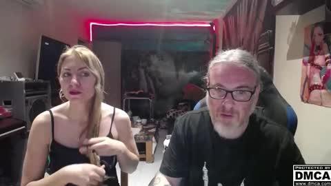 Giselle and Jay online show from November 17, 6:30 am