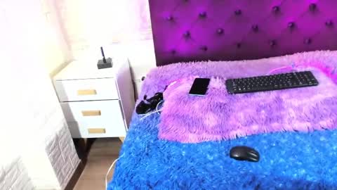 Snapshot of sary_littlesmiles chatting on April 10, 11:15 am Sary online show from April 10, 11:15 am