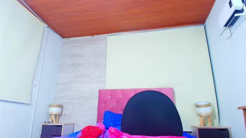 Snapshot of sary_littlesmiles chatting on April 21, 3:35 am Sary online show from April 21, 3:35 am