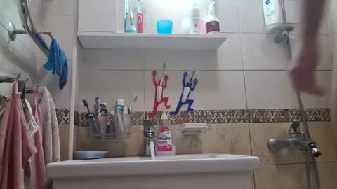 Snapshot of sasha999111 chatting on December 7, 11:29 am Eldak23 online show from December 7, 11:29 am