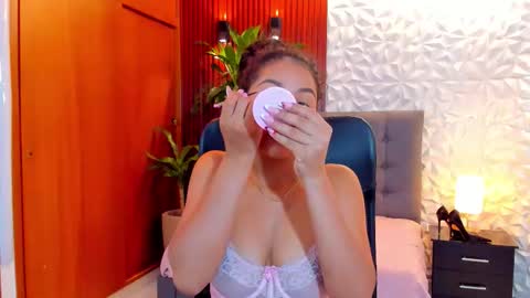 Snapshot of sasha_cum1 chatting on February 6, 1:47 pm SASHA online show from February 6, 1:47 pm