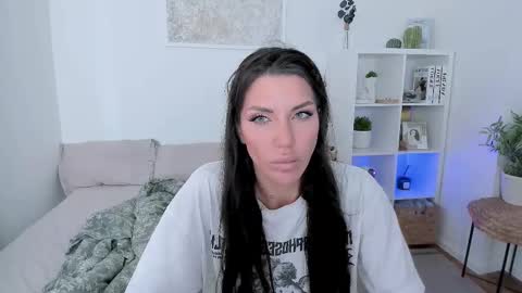 Snapshot of sasha_miro chatting on September 19, 2:02 am Sasha Miro online show from September 19, 2:02 am