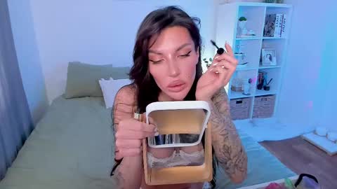 Snapshot of sasha_miro chatting on May 6, 2:51 am Sasha Miro online show from May 6, 2:51 am