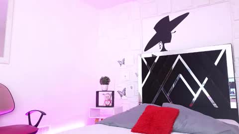 Sasha Mercedez online show from December 17, 11:16 am