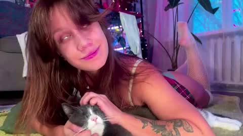 Alexandra Sasha in short online show from November 13, 6:45 am