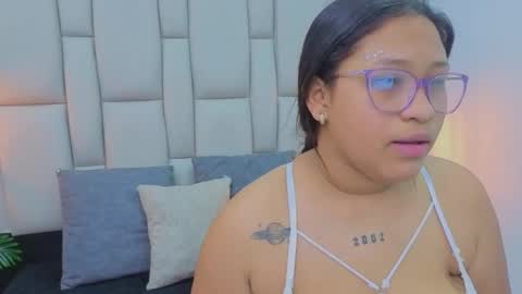 Snapshot of sasha_rousse chatting on December 13, 8:25 pm sasha_rousse online show from December 13, 8:25 pm