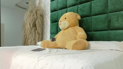 Snapshot of sasha_sinne chatting on April 2, 11:08 am sasha_sinne online show from April 2, 11:08 am