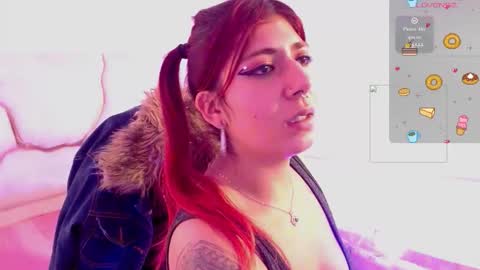 Snapshot of sashaa_tay chatting on February 18, 7:10 pm sashaa_tay online show from February 18, 7:10 pm