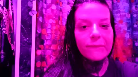 Snapshot of sashabox26 chatting on May 13, 7:33 pm sashabox26 online show from May 13, 7:33 pm