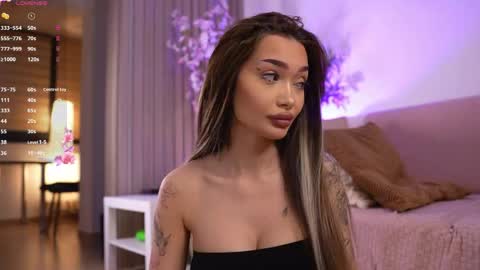 sashafererra online show from May 17, 10:06 pm