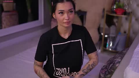 Dennise online show from October 26, 5:30 pm