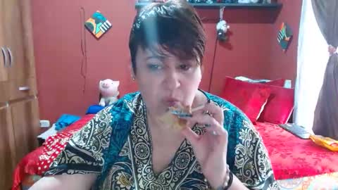 Snapshot of sasharosee2 chatting on May 11, 12:22 pm S A S H A R O S E online show from May 11, 12:22 pm