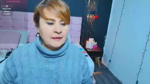 Snapshot of sasharosee_ chatting on September 9, 12:37 pm S A S H A R O S E online show from September 9, 12:37 pm