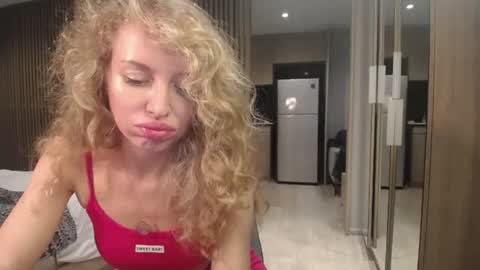 Sasha online show from October 15, 5:35 pm