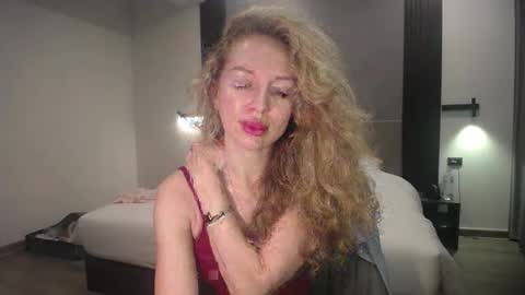 Snapshot of sashasweetsasha chatting on March 3, 4:29 am Sasha online show from March 3, 4:29 am