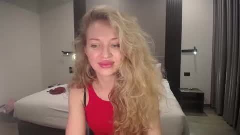 Snapshot of sashasweetsasha chatting on March 10, 1:27 pm Sasha online show from March 10, 1:27 pm