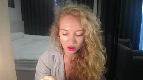 Snapshot of sashasweetsasha chatting on March 29, 4:56 am Sasha online show from March 29, 4:56 am