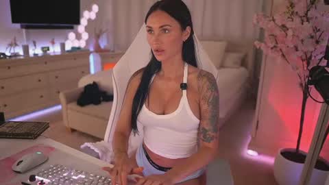sashawest_official online show from August 5, 10:55 pm