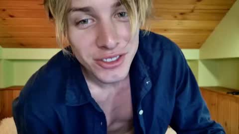 Sasha --  online show from August 6, 8:27 am