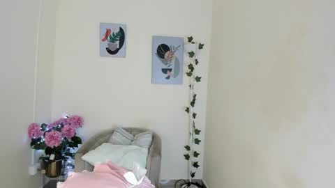 Snapshot of saski_martell chatting on February 23, 3:37 am saski martell online show from February 23, 3:37 am