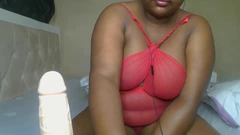 sassie_bee online show from December 2, 2:09 am