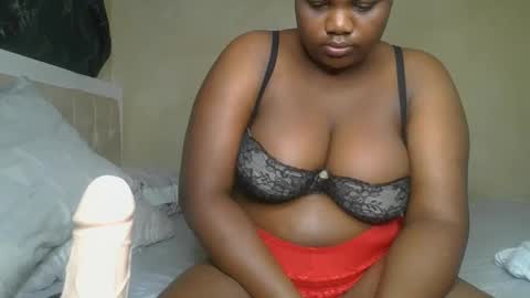sassie_bee online show from December 9, 1:51 am