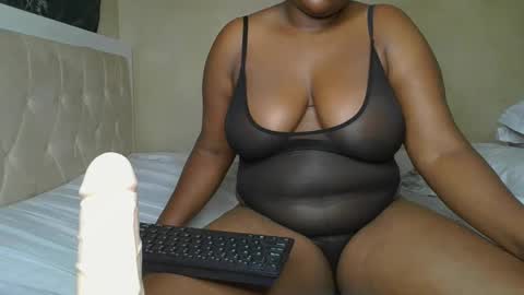 sassie_bee online show from January 20, 10:59 pm