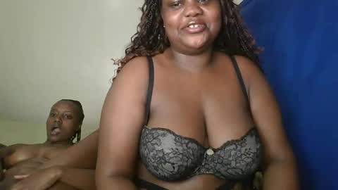 sassie_bee online show from September 30, 6:02 pm
