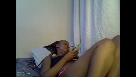 sassy_bella online show from December 15, 2:27 am