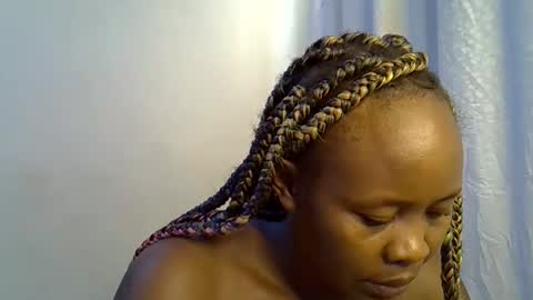 sassy_bella online show from December 17, 4:18 am