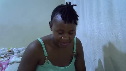 Snapshot of sassy_bella chatting on February 7, 4:33 pm sassy_bella online show from February 7, 4:33 pm