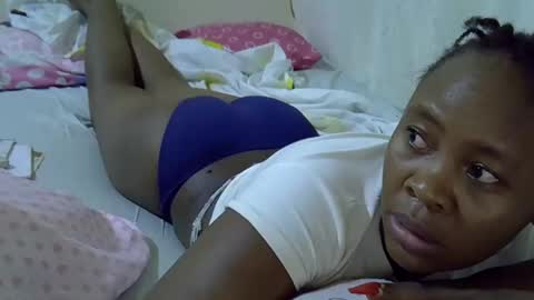 Snapshot of sassy_bella chatting on March 2, 8:32 am sassy_bella online show from March 2, 8:32 am