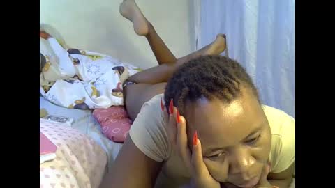 Snapshot of sassy_bella chatting on March 22, 6:00 pm sassy_bella online show from March 22, 6:00 pm