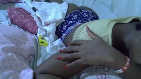 Snapshot of sassy_bella chatting on March 23, 9:24 am sassy_bella online show from March 23, 9:24 am