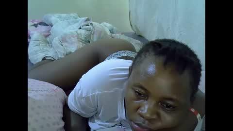 Snapshot of sassy_bella chatting on March 31, 5:52 am sassy_bella online show from March 31, 5:52 am