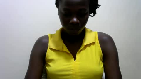 Snapshot of sassy_bloom chatting on December 7, 10:12 am sassy_bloom online show from December 7, 10:12 am